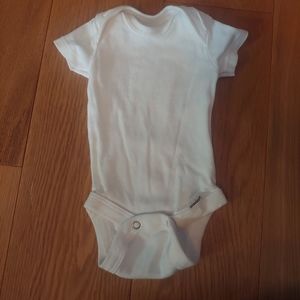 5/$25 •  Gerber • summer short sleeve basic white newborn NB cotton onesie snap
